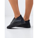 Resti Women's perforated athletic sneakers Kiarre | Shoptok.si