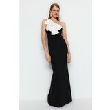 Trendyol Black and White Lined Woven Long Evening Dress cene