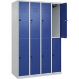 C+P Dvonadstropna garderobna omara Classic PLUS, 4 deli, svetlo sive / encijan modre barve, VxŠ 1850 x 1200 mm, talni drsniki, vrtljiv zapah | Shoptok.si