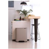 Brabantia Svetlo siv jeklen koš za smeti 2x30 l za ločevanje odpadkov/s pedalom Bo – | Shoptok.si