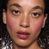 MAC Cosmetics Skinfinish Colourstruck rumenilo nijansa Candy Yum Yum 4.5 g | shoptok.hr