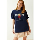 Trendyol navy blue 100% cotton printed oversize/wide fit crew neck knitted t-shirt Cene