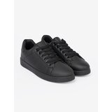 Shelvt Black sneakers with matte trim and lacing | ePonuda.com