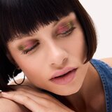 Catrice Prismatic Shift Eyeshadow senčila za oči z multikromatskim učinkom odtenek 020 Berry Blaze 1 g | Shoptok.si