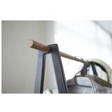 YAMAZAKI Crni metalni stalak za odjeću Tower – | shoptok.hr