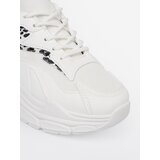 Shelvt White sneakers with a decorative accent | ePonuda.com