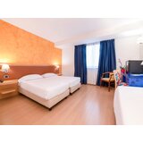  Rim, 2 ili 3 noćenja za 2 osobe sa doručkom - Ibis Styles Roma Vintage Hotel**** Slike