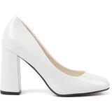SEASTAR White patent pumps | ePonuda.com