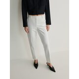 Reserved - Plisirane hlače cigareta kroja - bijela | shoptok.hr