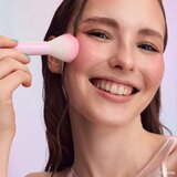 Essence Disney The Little Mermaid čopič za rdečilo, osvetljevalec in konture 01 Makin' Waves 1 kos | Shoptok.si