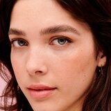 Benefit Fluff Up Brow Wax Mini vosek za fiksacijo obrvi 3 ml | Shoptok.si
