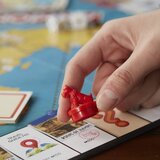 Hasbro NAMIZNA DRUŽABNA IGRA MONOPOLY - TRAVEL WORLD TOUR | Shoptok.si