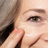 BusyB Sophie Shine Eye Ceram krema za osvetljevanje predela okoli oči 15 ml | Shoptok.si