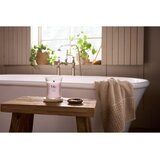 WoodWick Rose Blush dišeča sveča z lesenim stenjem 275 g | Shoptok.si