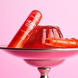 Essence HEART CORE tonirani balzam za ustnice s sijajem odtenek 01 Cha-Cha Cherry 3 g | Shoptok.si