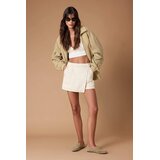 TRENDYOLMILLA Ženski šorc TWOSS25SR00046, Krem Cene