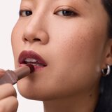 Catrice Bare Glow balzam za ustnice , ki se odziva na pH odtenek 020 Warm Mahogany 3 g | Shoptok.si