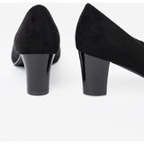 GOODIN Black women's pumps with a decorative flower | shoptok.hr