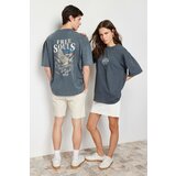 Trendyol Anthracite Men's Oversize/Wide-Fit Weathered/Faded Effect Eagle-Text Printed 100% Cotton T-Shirt Cene
