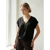 Sinsay Viskozna bluza s V izrezom i patentnim zatvaračem | shoptok.hr