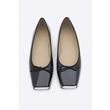 Marjin Woman's Ballet Ballet Visor with Blunt Toe and Bow Detail, Black Patent Leather Cene