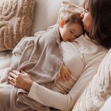 BabyOno Pletena bambus dekica s volanom 75x100 cm, bež | shoptok.hr