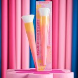Essence BRUSH IT LIKE IT'S ART make up buffer brush kist za tekući puder 01 Buff On, You’re A Work Of Art 1 kom | shoptok.hr