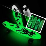 Skateboard glow in the dark cene