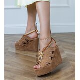 Gemre Brown wedge sandals with decorative lacing Lakota | ePonuda.com