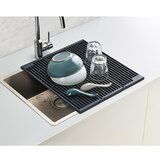 Joseph Joseph Sivi plastičan prilagodljiv ocjeđivač za sudoper 43x13 cm Platform – | shoptok.hr