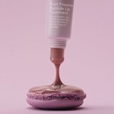 OLEHENRIKSEN Pout Preserve Peptide Lip Treatment vlažilni sijaj za ustnice odtenek Sweet Macaron 12 ml | Shoptok.si