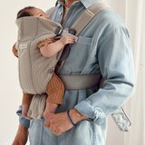Baby Bjorn kenguru Mini - Greige | Shoptok.si