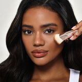 ICONIC London Complexion Brush čopič za kremasti in tekoči puder 1 kos | Shoptok.si