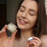 Glov zaglašujući i hidratantni puter za usne 15ml | ePonuda.com