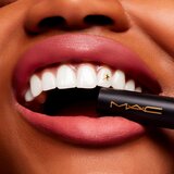 MAC Cosmetics Powder Kiss Velvet Blur Slim Stick hidratantni mat ruž za usne nijansa Peppery Pink 2 g | shoptok.hr