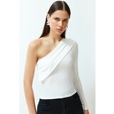 Trendyol White Asymmetric Sleeve Fitted Stretch Knitted Blouse Cene