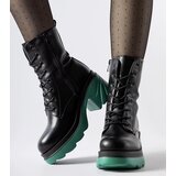 Gemre Black insulated ankle boots on a teal heel Cost | ePonuda.com