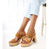 Gemre Brown block heel sandals adorned with a buckle Elevira | ePonuda.com