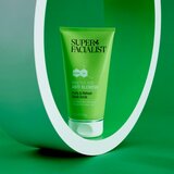 Super Facialist Salicylic Acid Anti Blemish nežni čistilni piling za mastno in problematično kožo 150 ml | Shoptok.si