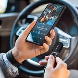  Kruger&Matz KM2025 – Brezžični adapter za Apple CarPlay in Android Auto, Bluetooth, Wi-Fi, USB-A/USB-C | Shoptok.si