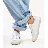 Gemre White sneakers with a "worn" effect Gombola | ePonuda.com