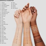 Bobbi Brown Serum Silk Foundation blagi puder s posvjetljujućim učinkom nijansa Golden Beige 30 ml | shoptok.hr