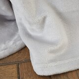 Catherine Lansfield Svetlo siva odeja iz mikropliša 130x170 cm Raschel Velvet – | Shoptok.si