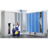 Wolf Garderobna omara s podnožjem, VxŠxG 1800 x 800 x 500 mm, 2 predelka, svetlo siva | Shoptok.si