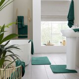 Catherine Lansfield Temno zelene frotirne bombažne brisače v kompletu 2 ks 30x30 cm Anti-Bacterial – | Shoptok.si