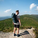  Nahrbtnik za pohodnike z žepi, piščalko, anorakom & več | Shoptok.si