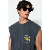 Trendyol Anthracite Men's Oversize/Wide-Fit Weathered/Faded Effect Text Printed 100% Cotton T-Shirt/Sleeve Cene