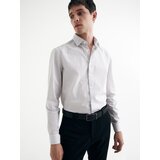 Reserved srajca slim fit s pikami - bela | Shoptok.si