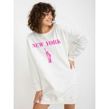 Fashion Hunters Ecru-pink long oversize sweatshirt with inscription Cene