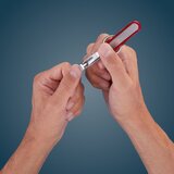 Zwilling Classic Inox večnamenski žepni nožek odtenek Red | Shoptok.si